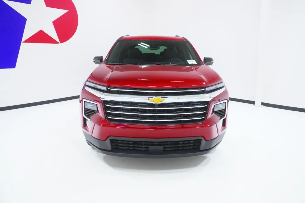 2027 Chevrolet Traverse FWD LT