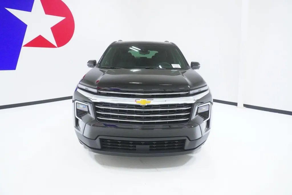 2027 Chevrolet Traverse FWD LT