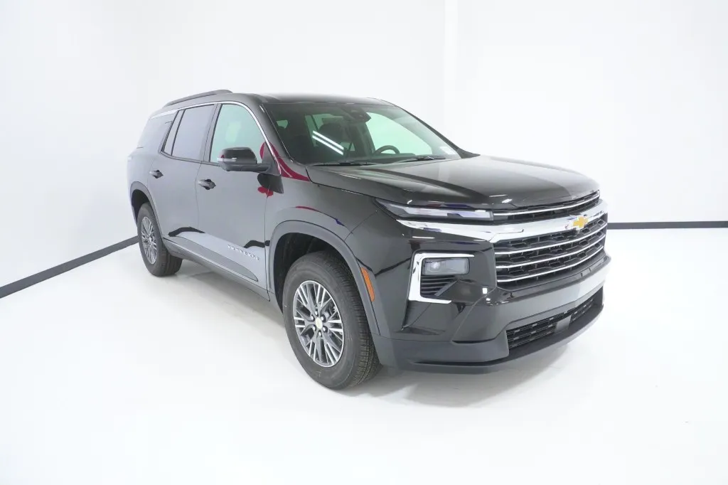 2027 Chevrolet Traverse FWD LT