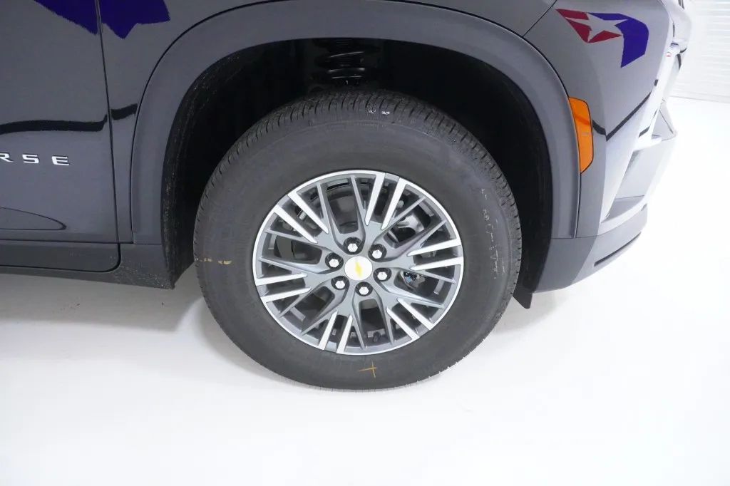 2027 Chevrolet Traverse FWD LT