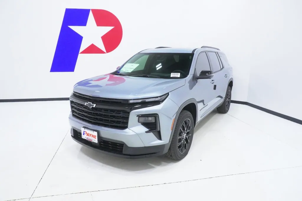 2026 Chevrolet Traverse LT's photo