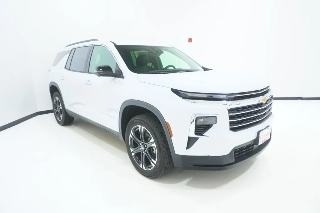 2027 Chevrolet Traverse FWD LT