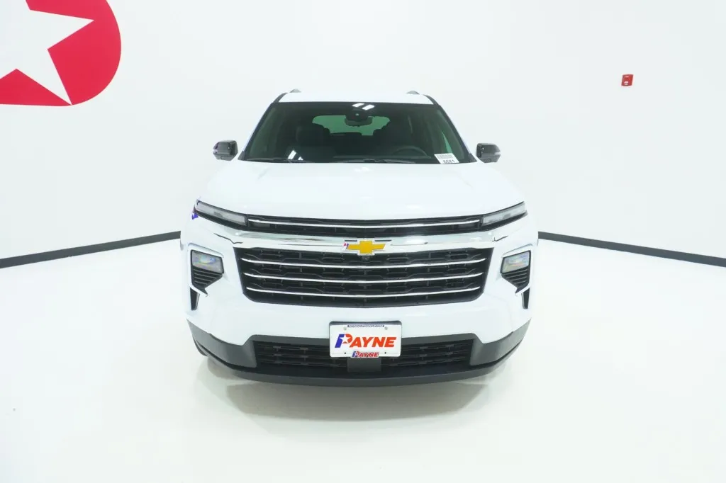 2027 Chevrolet Traverse FWD LT