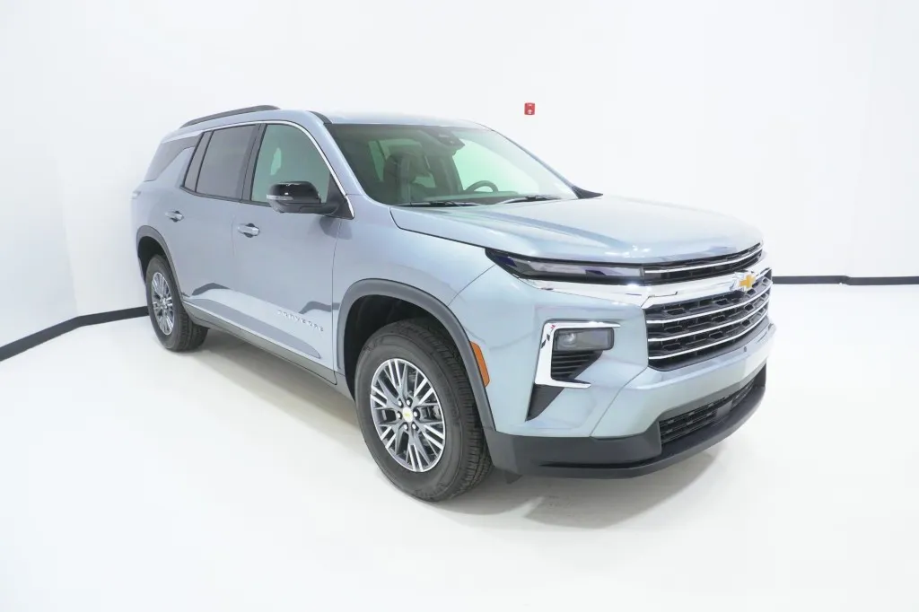 2027 Chevrolet Traverse FWD LT