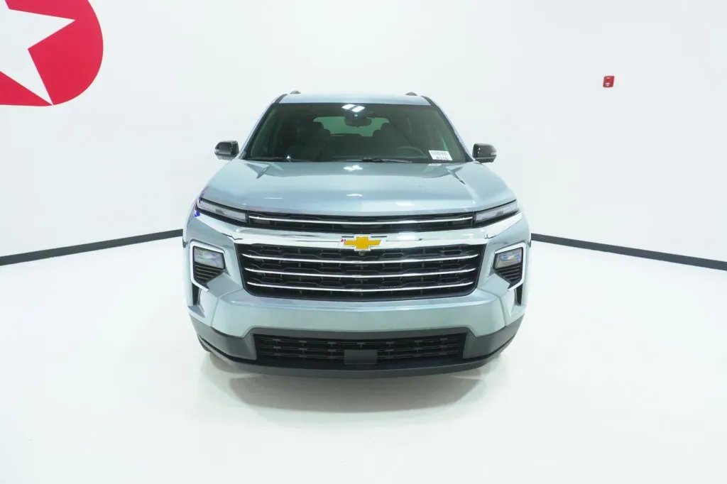 2027 Chevrolet Traverse FWD LT