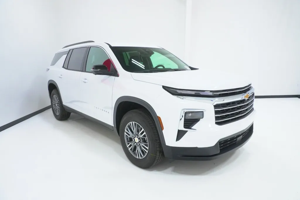 2027 Chevrolet Traverse FWD LT