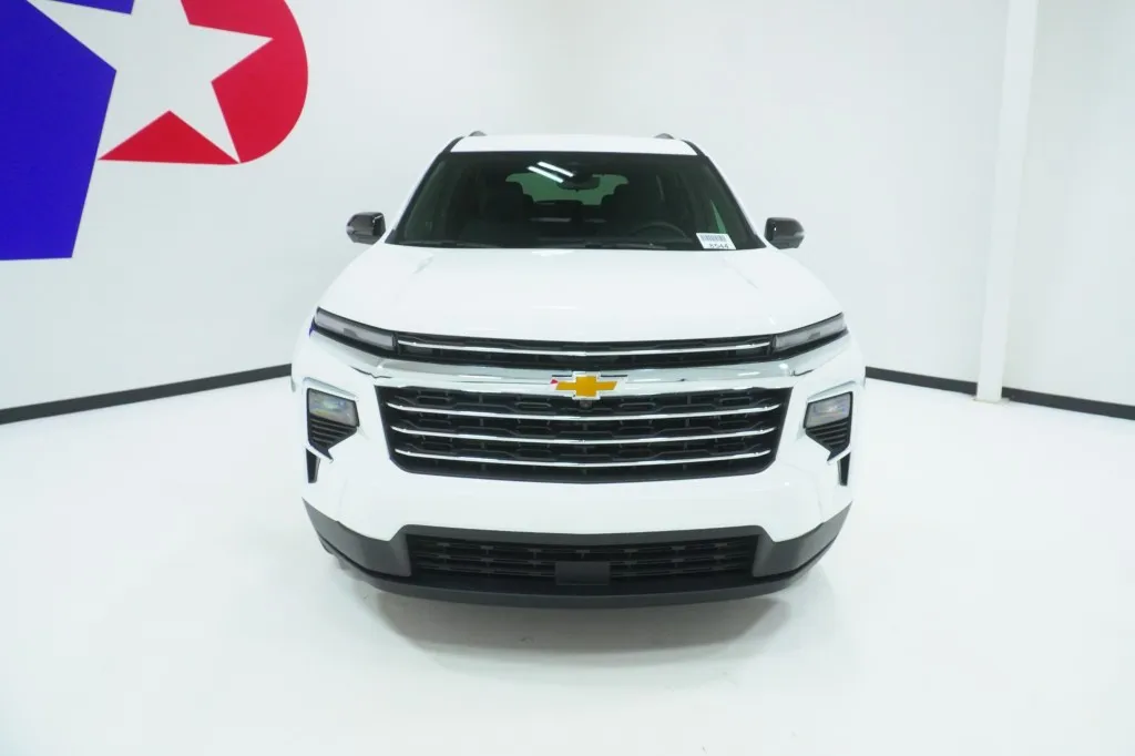 2027 Chevrolet Traverse FWD LT