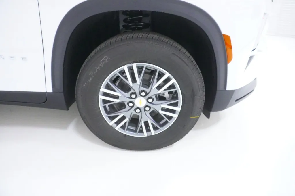 2027 Chevrolet Traverse FWD LT
