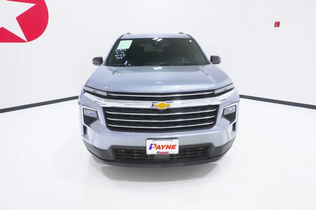 2025 Chevrolet Traverse FWD LT
