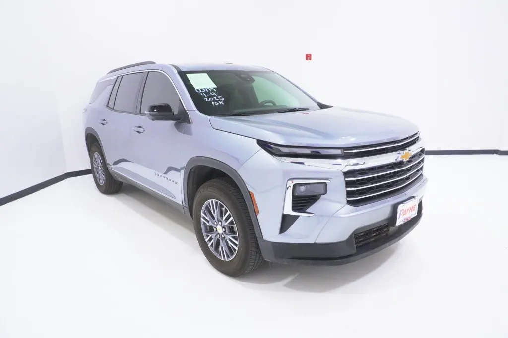 2025 Chevrolet Traverse FWD LT