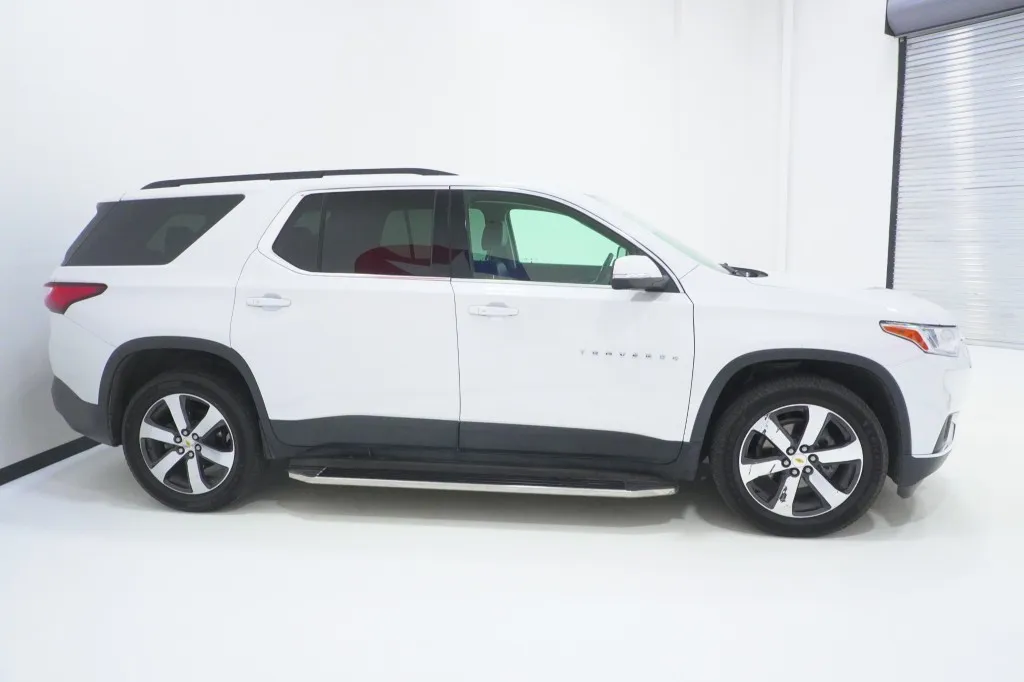 2021 Chevrolet Traverse LT Leather