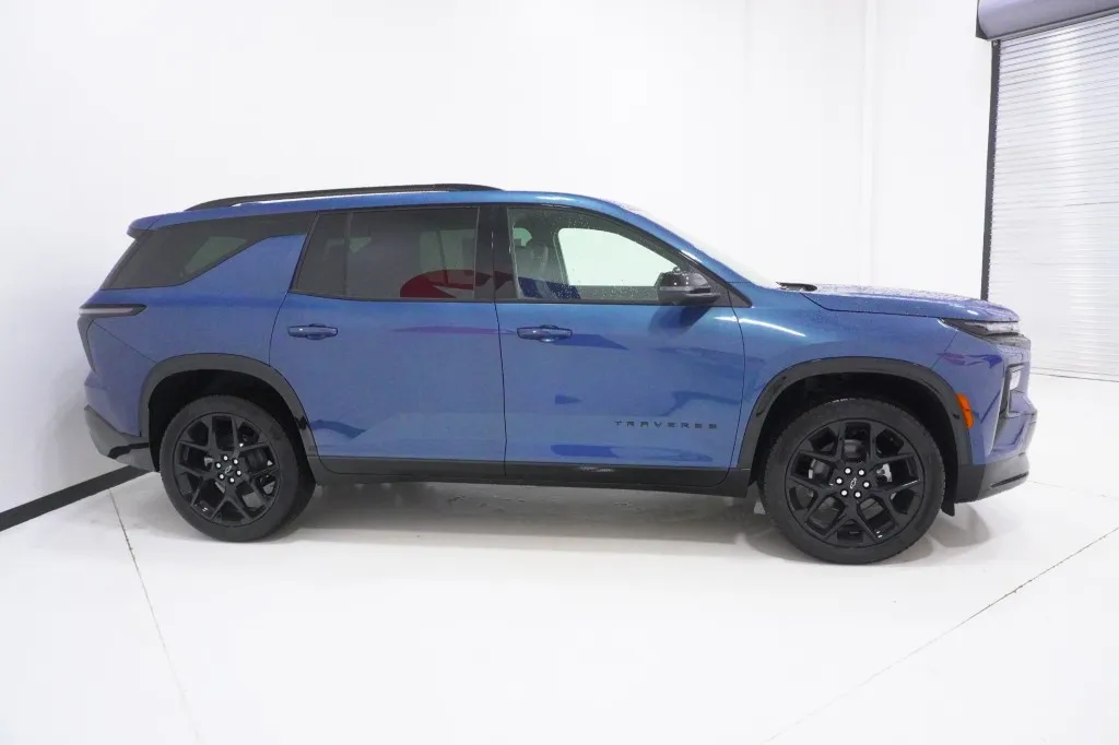 2026 Chevrolet Traverse FWD RS
