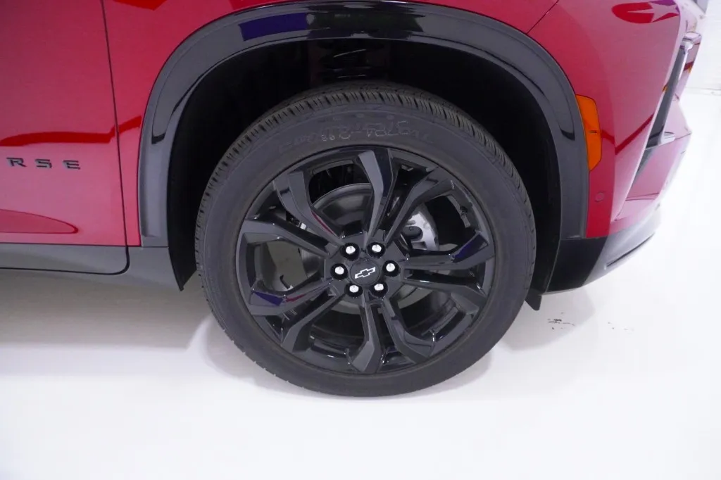 2027 Chevrolet Traverse FWD RS