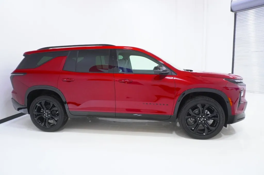 2027 Chevrolet Traverse FWD RS