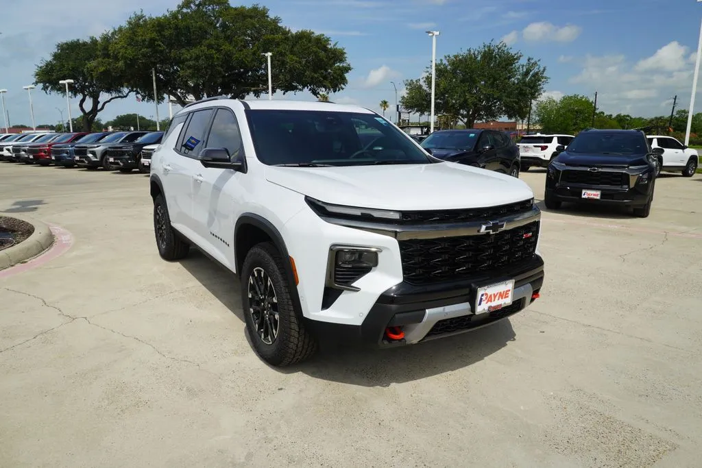 2026 Chevrolet Traverse Z71 - Photo 3