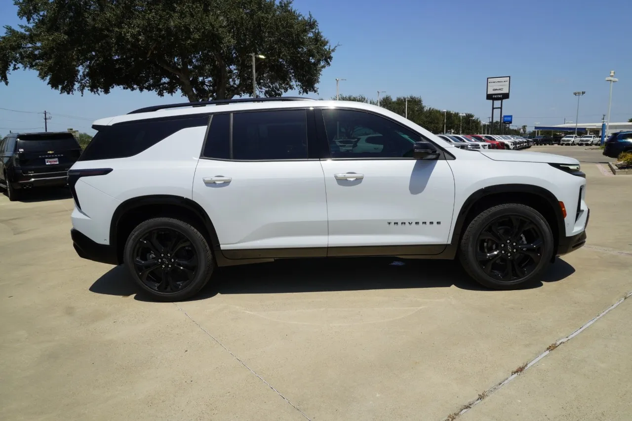 2027 Chevrolet Traverse AWD RS