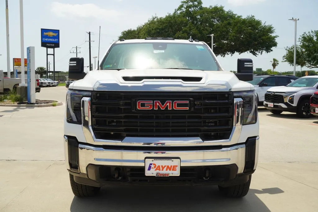 2025 GMC Sierra 3500HD Pro