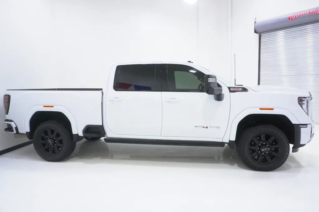 2025 GMC Sierra 2500HD AT4