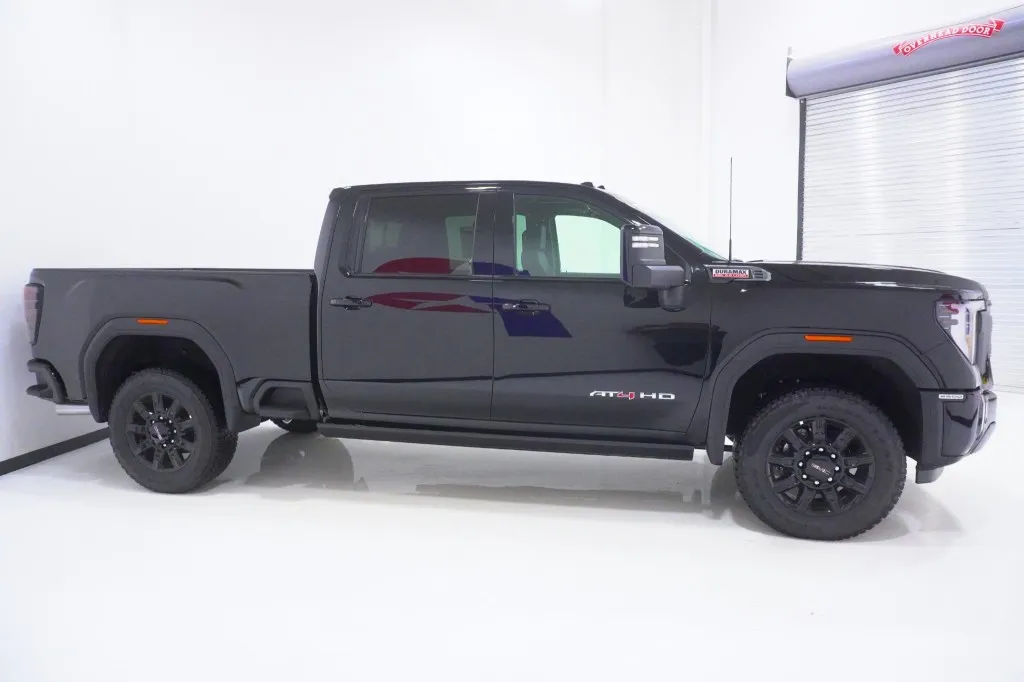 2026 GMC Sierra 2500HD AT4