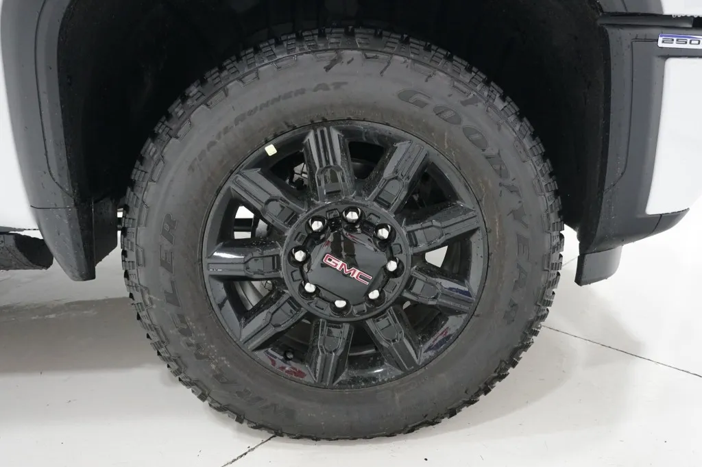 2026 GMC Sierra 2500HD AT4