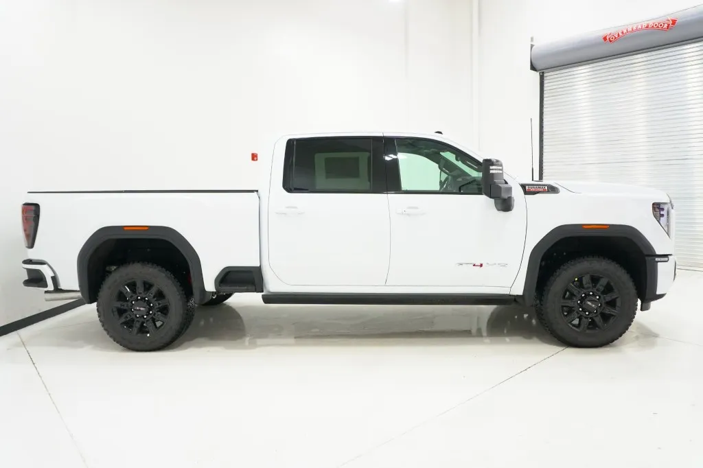 2026 GMC Sierra 2500HD AT4