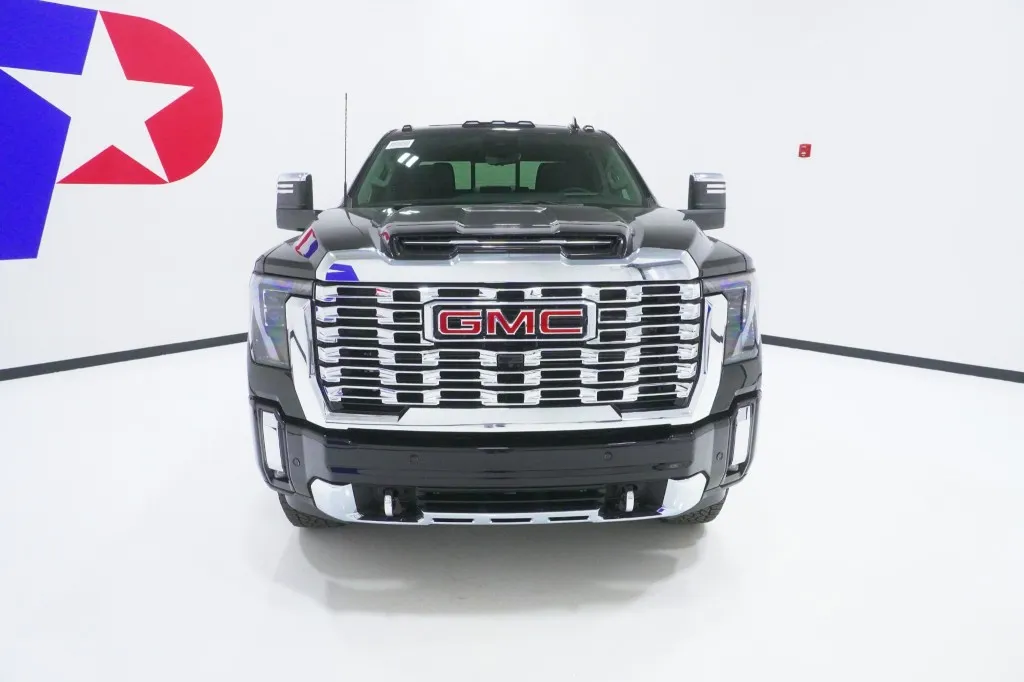 2026 GMC Sierra 2500HD Denali