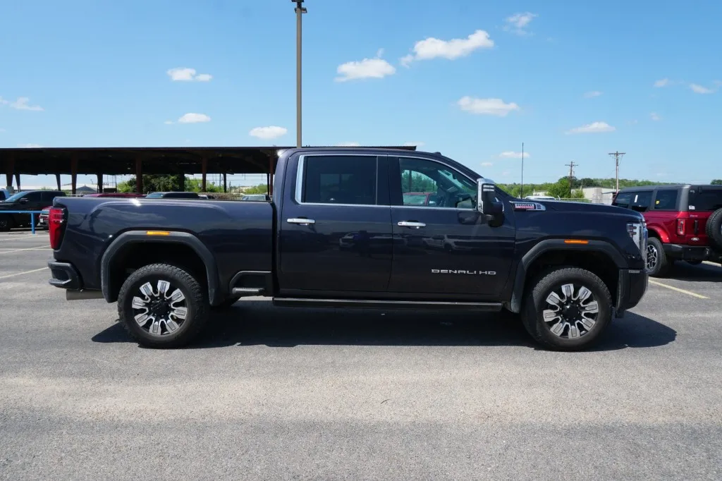 2025 GMC Sierra 2500HD Denali