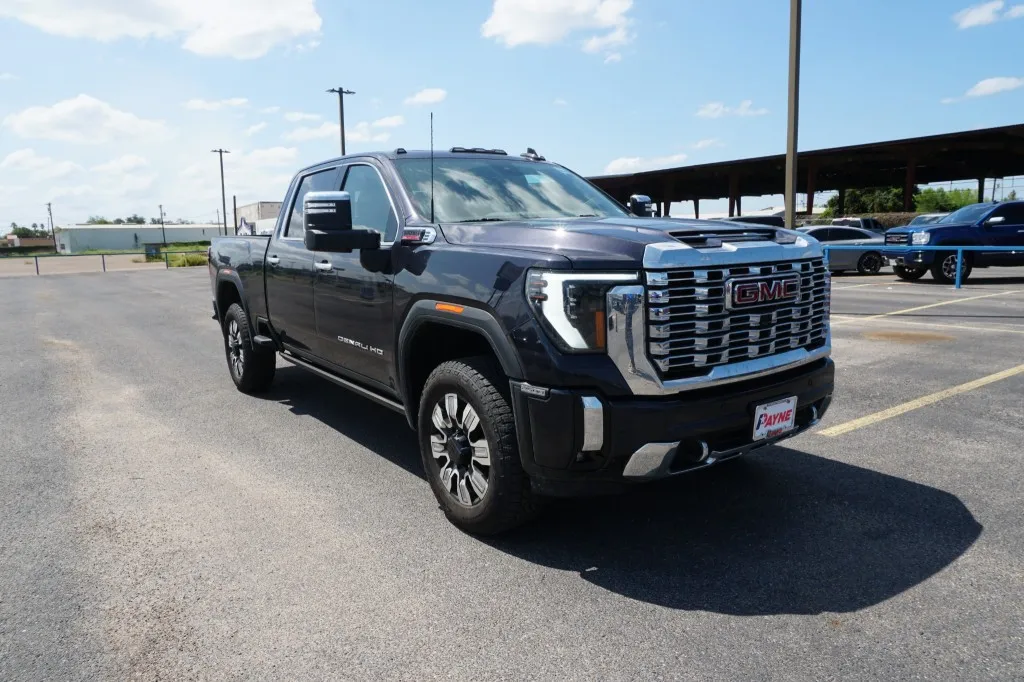 2025 GMC Sierra 2500HD Denali