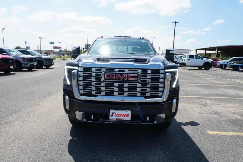 2025 GMC Sierra 2500HD Denali