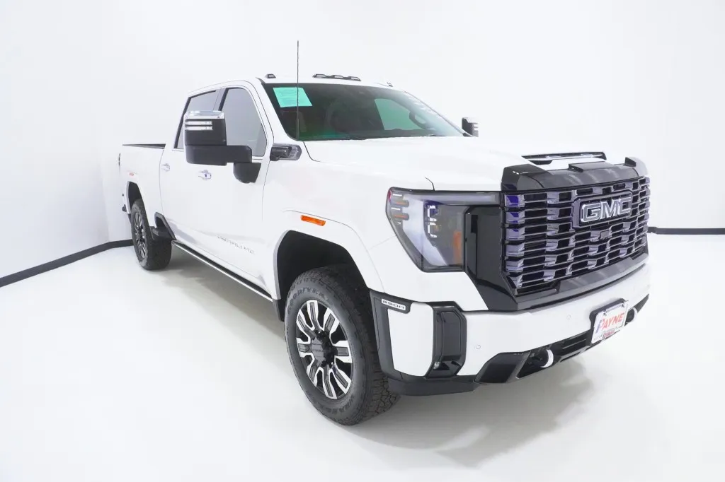 2025 GMC Sierra 2500HD Denali Ultimate