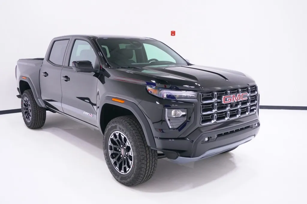 2026 GMC Canyon 4WD AT4