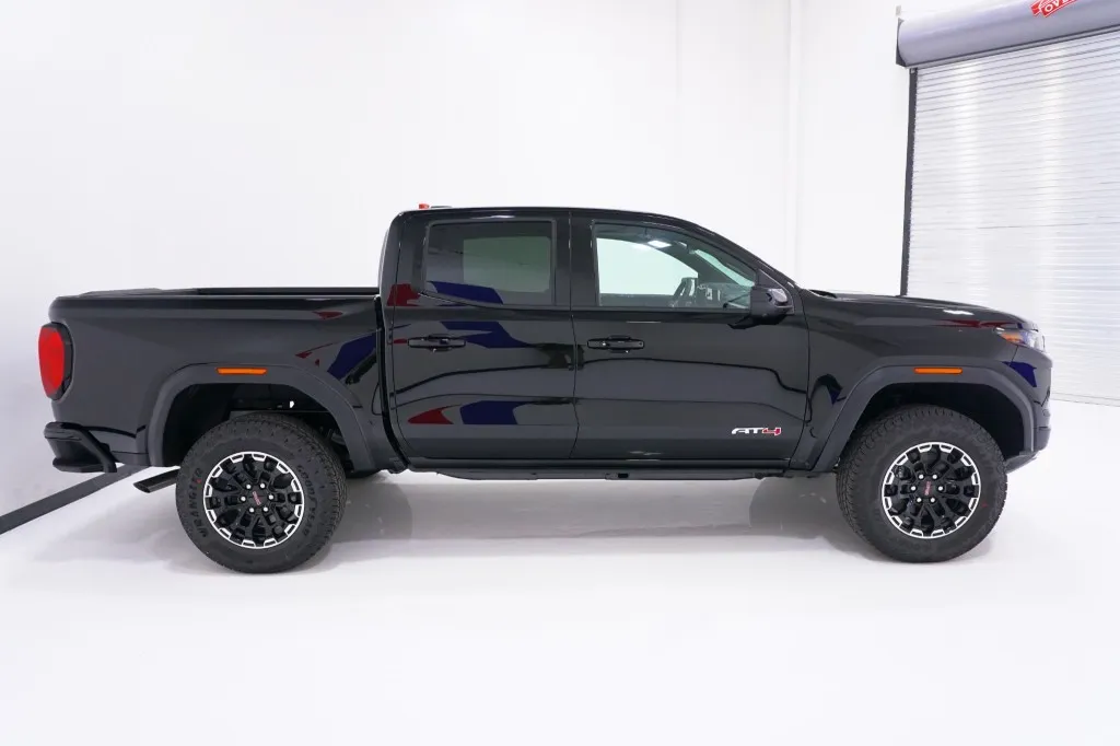 2026 GMC Canyon 4WD AT4