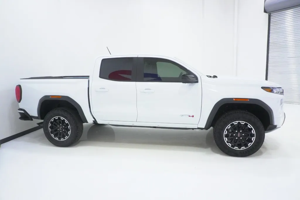 2026 GMC Canyon 4WD AT4