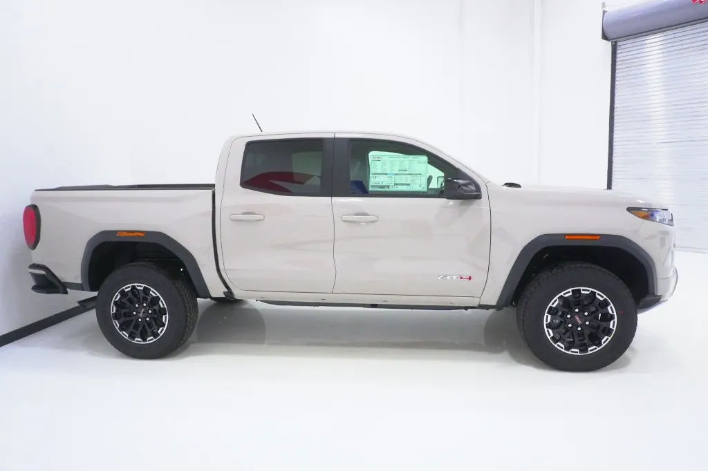 2026 GMC Canyon 4WD AT4