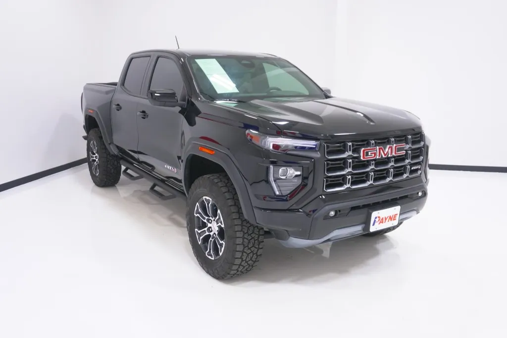2025 GMC Canyon 4WD AT4