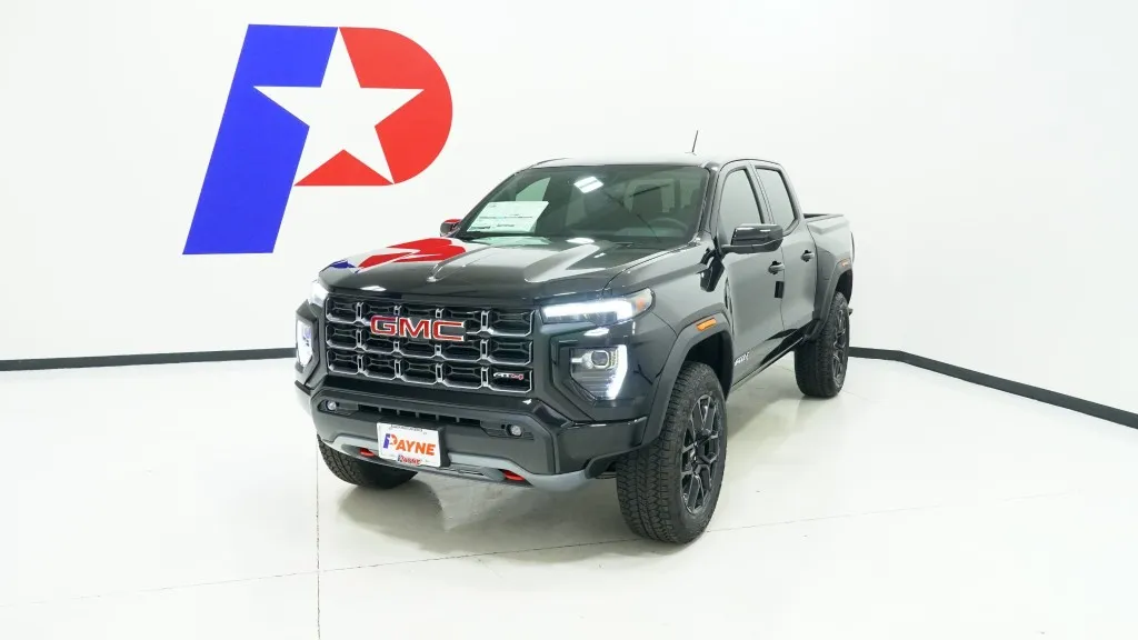 2025 GMC Canyon 4WD AT4
