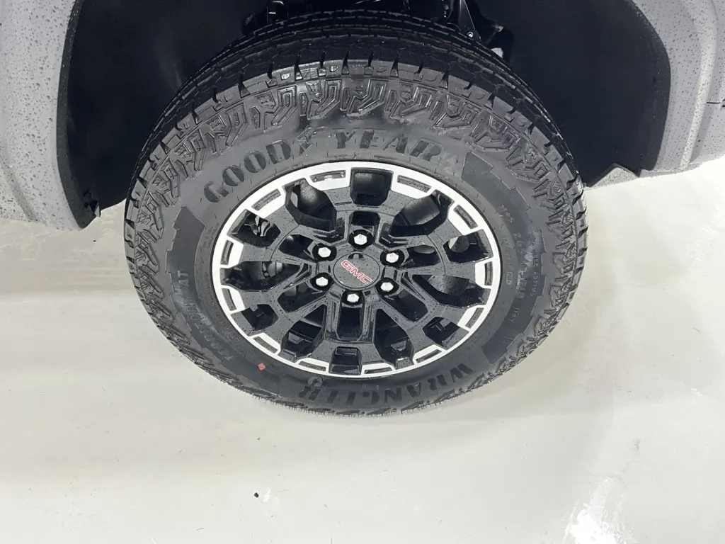 2026 GMC Canyon 4WD AT4