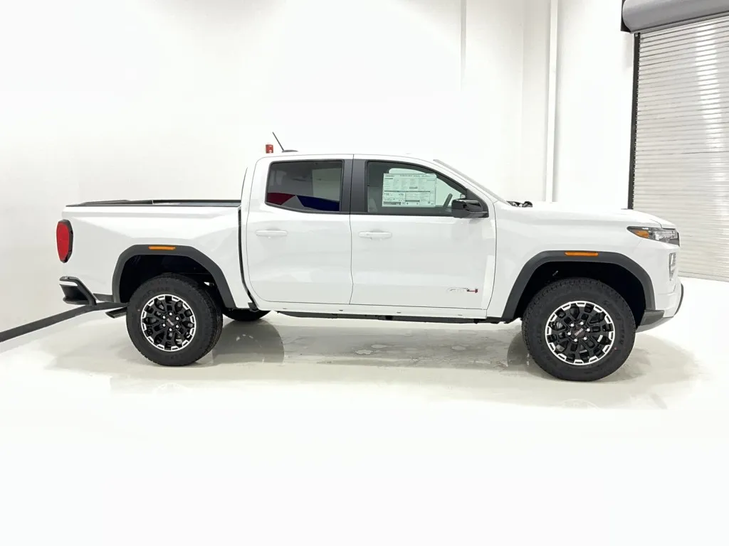 2026 GMC Canyon 4WD AT4