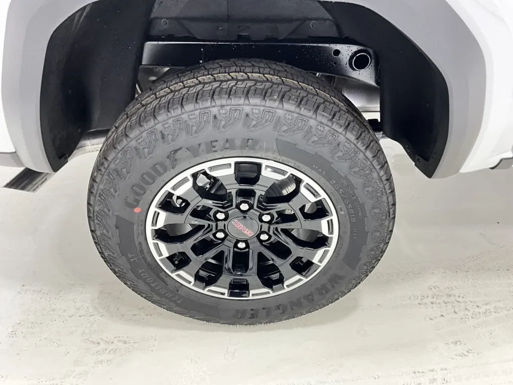 2026 GMC Canyon 4WD AT4