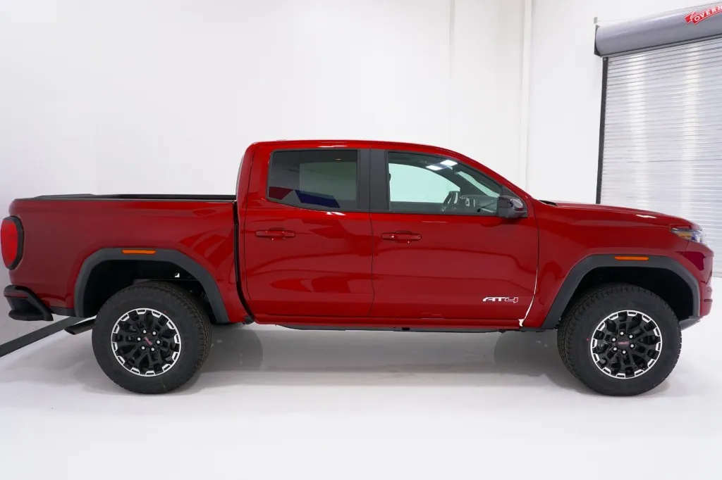 2026 GMC Canyon 4WD AT4