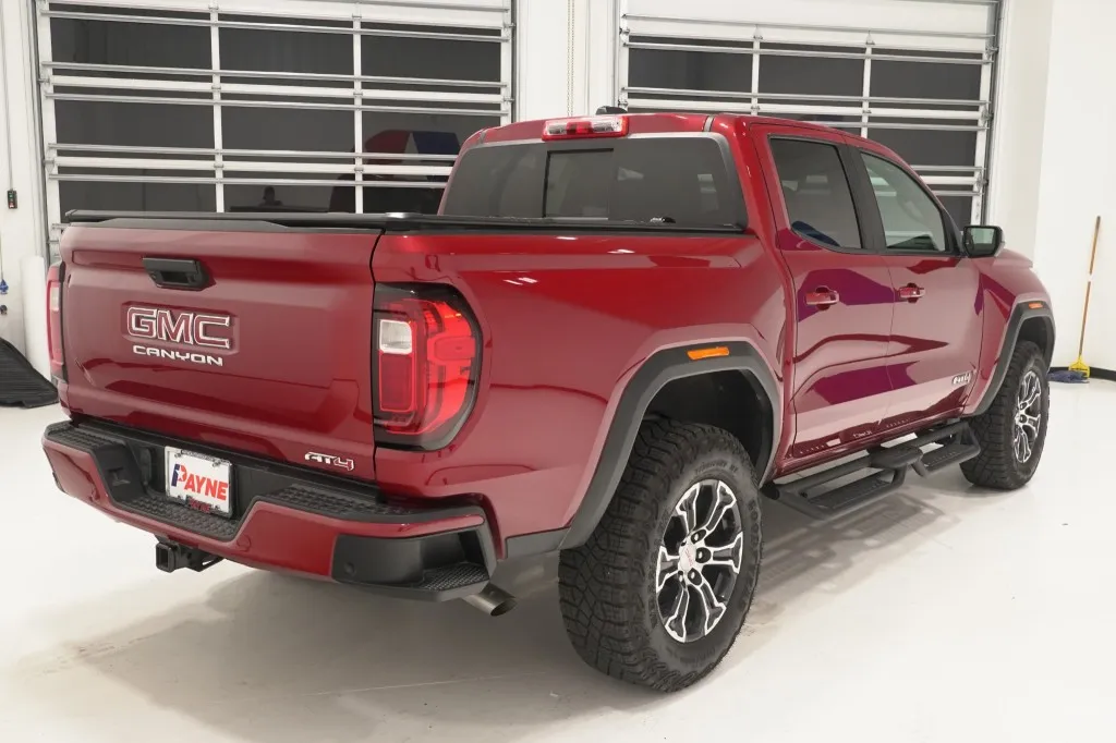 2024 GMC Canyon 4WD AT4