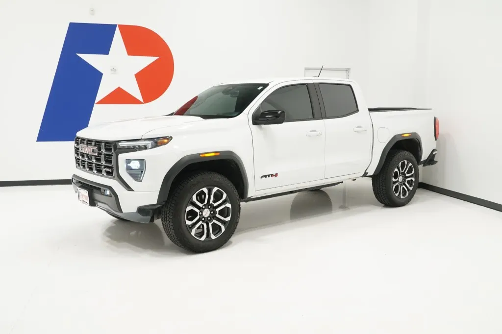 2024 GMC Canyon 4WD AT4