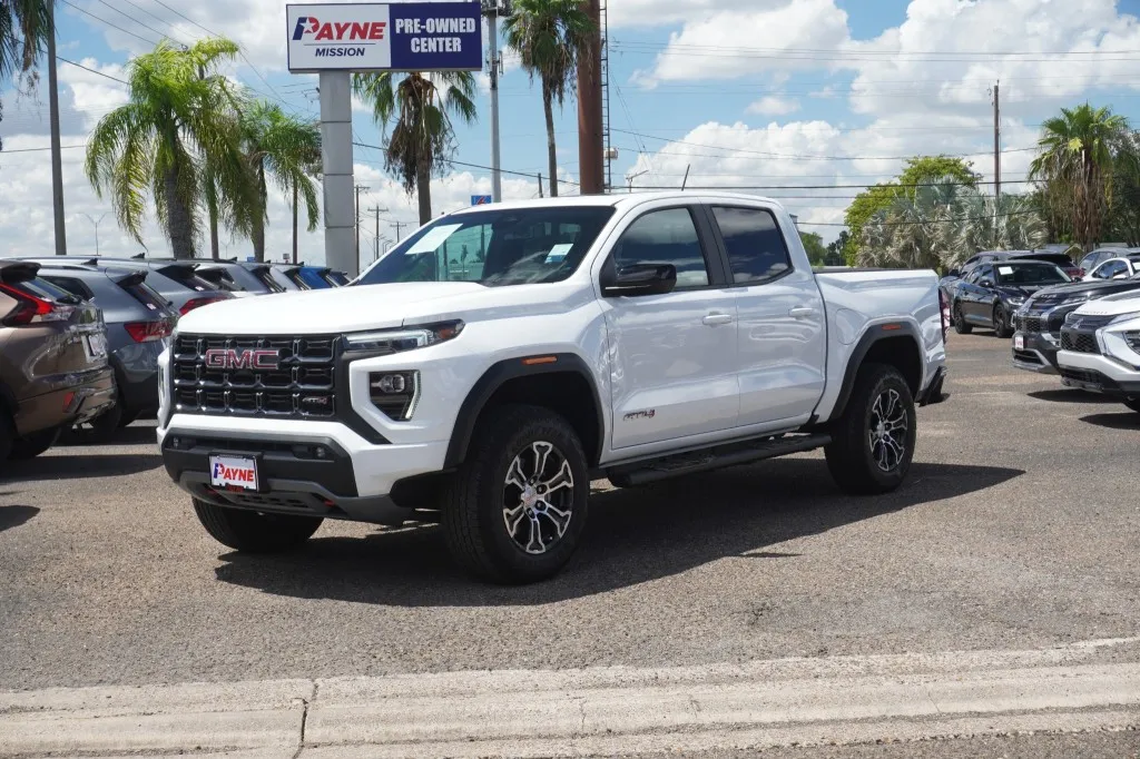 2023 GMC Canyon 4WD AT4