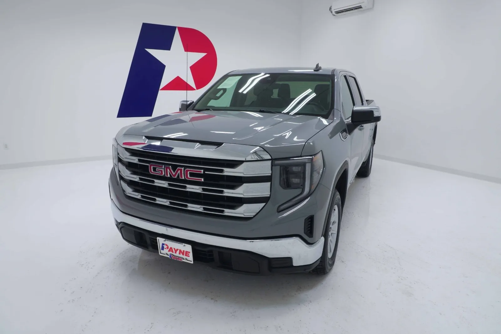 2024 GMC Sierra 1500 SLE's photo