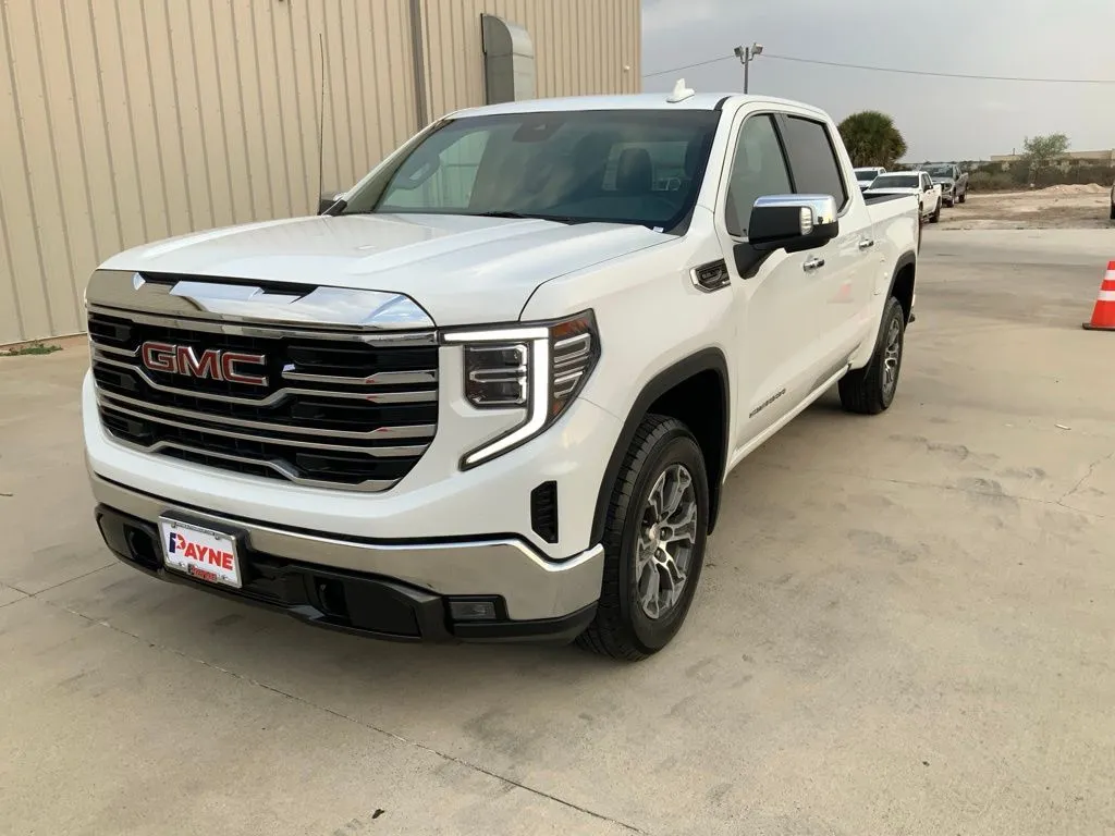 2024 GMC Sierra 1500 SLT