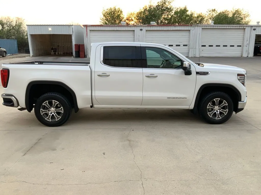 2024 GMC Sierra 1500 SLT