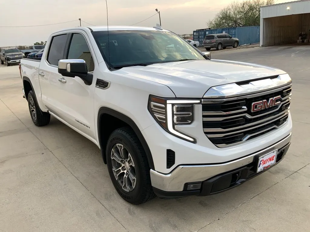 2024 GMC Sierra 1500 SLT