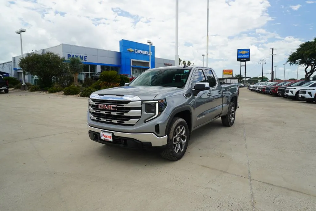 2026 GMC Sierra 4WD Double Cab Standard Box SLE's photo