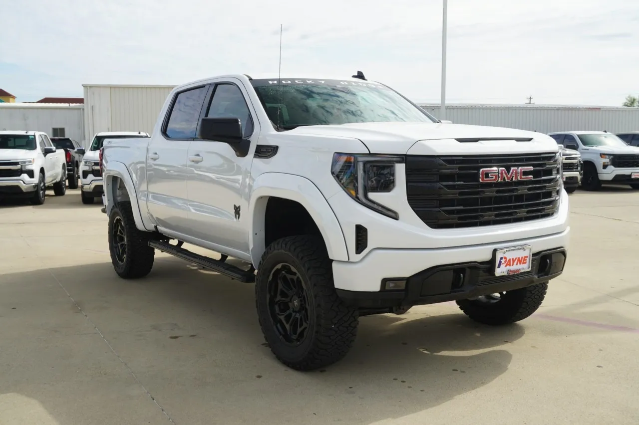 2026 GMC Sierra 1500 Elevation