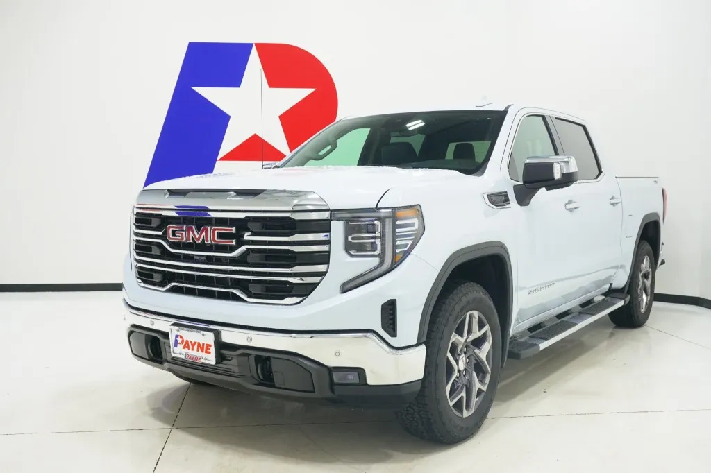 2026 GMC Sierra 1500 SLT's photo